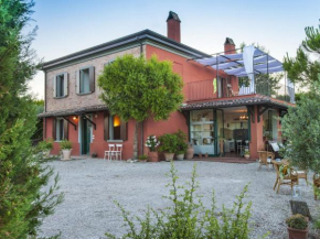 Holiday Home in San Giovanni in Marignano with Garden